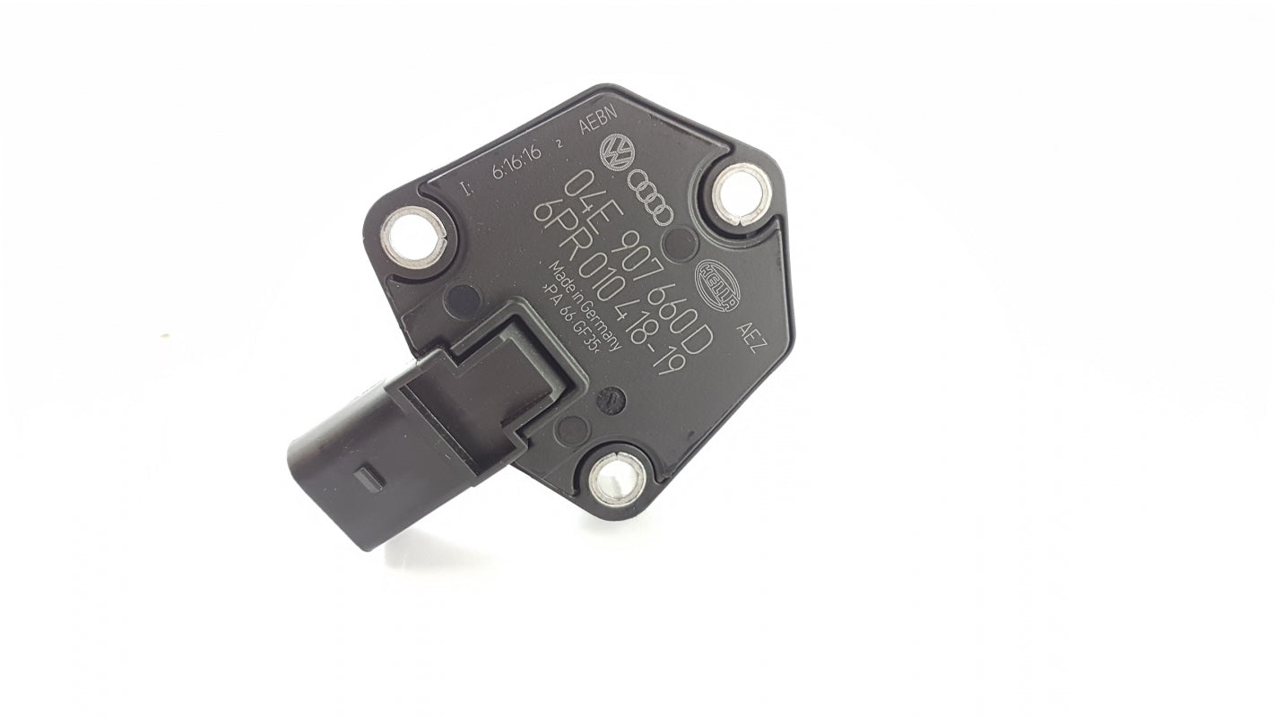 Original SKODA Fabia III (NJ) SEAT  Ibiza V (6F/KJ1) Ölstandsensor 04E907660D