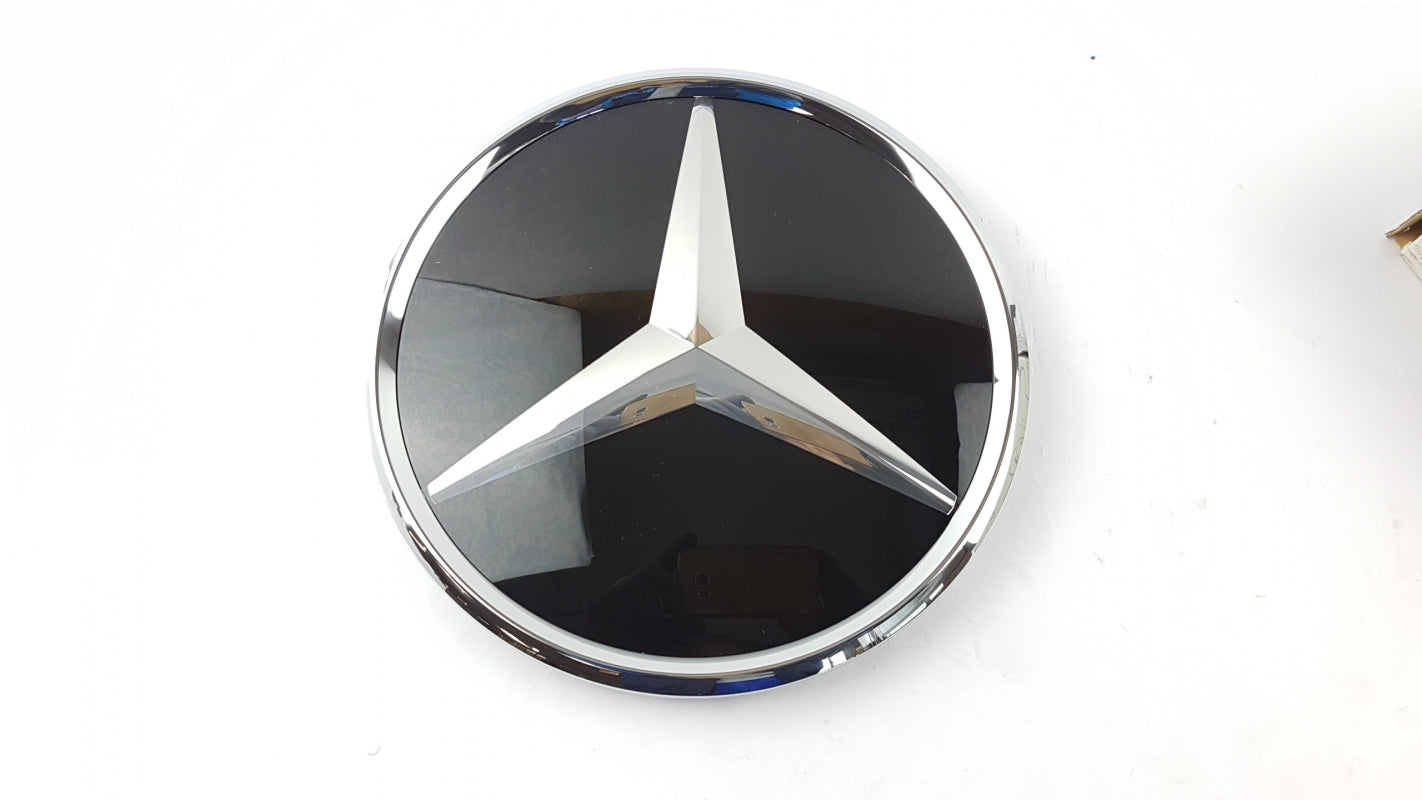 Original OE MERCEDES-BENZ Emblem Logo A0008880111
